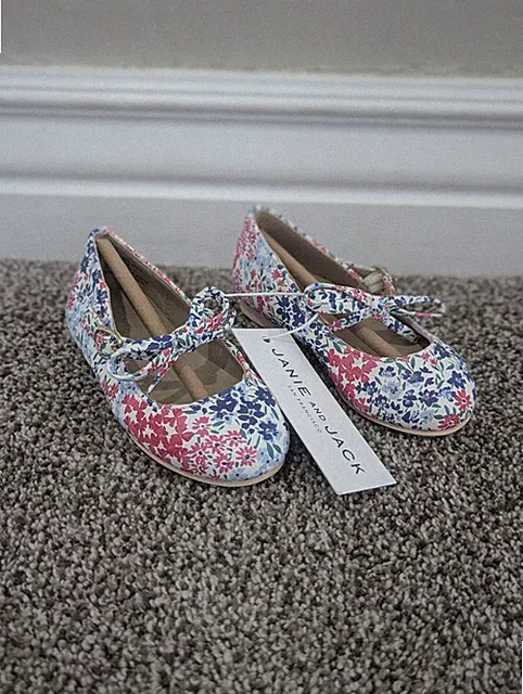 Size 6 Toddler Janie and Jack Egyptian Blue Floral Bow Flat with Buckle Shoes